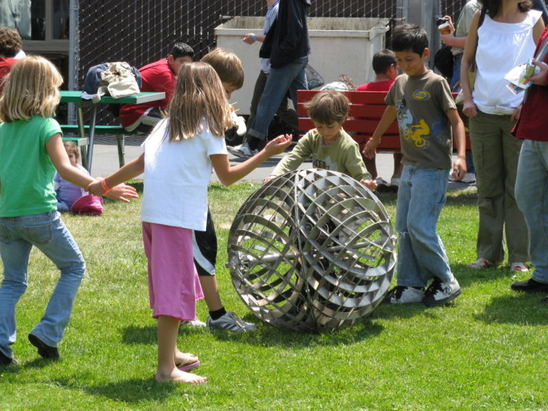 File:Maker-faire-kids.jpg